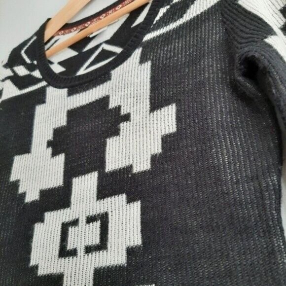 ELEMENT Sweater Dress Geo Aztec Pattern B&W Sz S - Picture 7 of 11